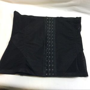 NWOT PRIMA VALENTINA BLACK WAIST TRIMMER SZ L $35